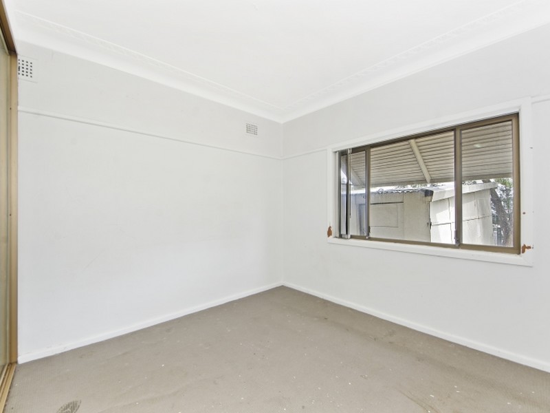 1 Holroyd Rd, Merrylands NSW 2160