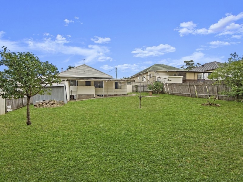 1 Holroyd Rd, Merrylands NSW 2160