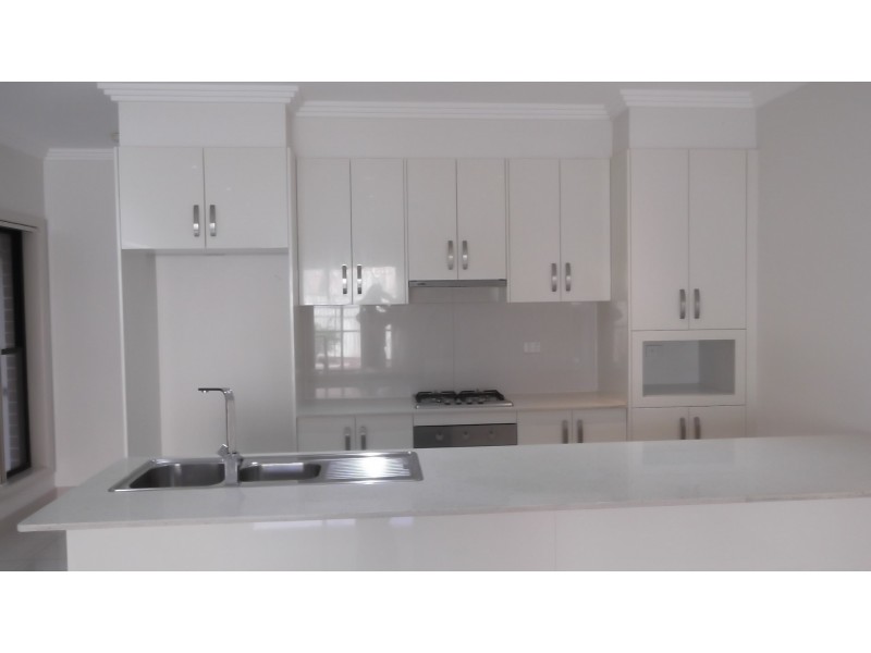 2/40 Kenyons Rd, Merrylands NSW 2160