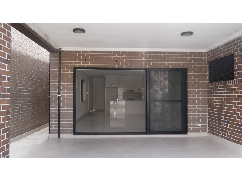 2/40 Kenyons Rd, Merrylands NSW 2160