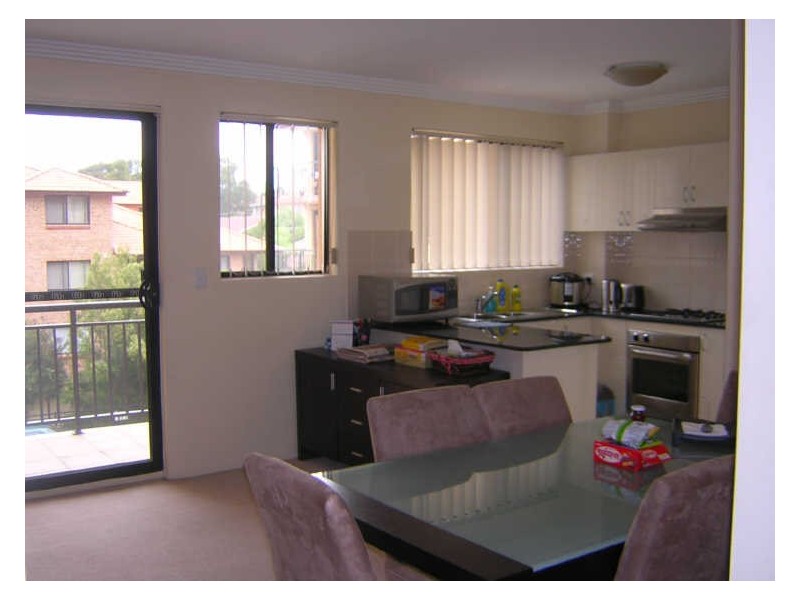 4/4-8 Burford Street, Merrylands NSW 2160