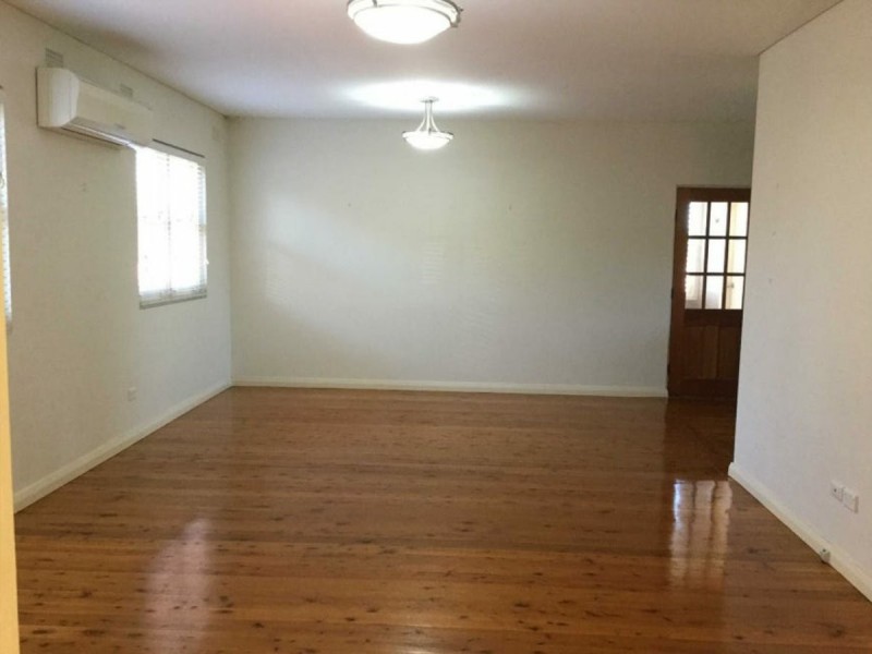 8 Thomas Street, Merrylands NSW 2160