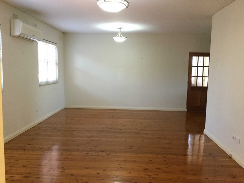 8 Thomas Street, Merrylands NSW 2160