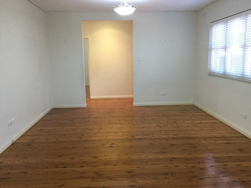 8 Thomas Street, Merrylands NSW 2160