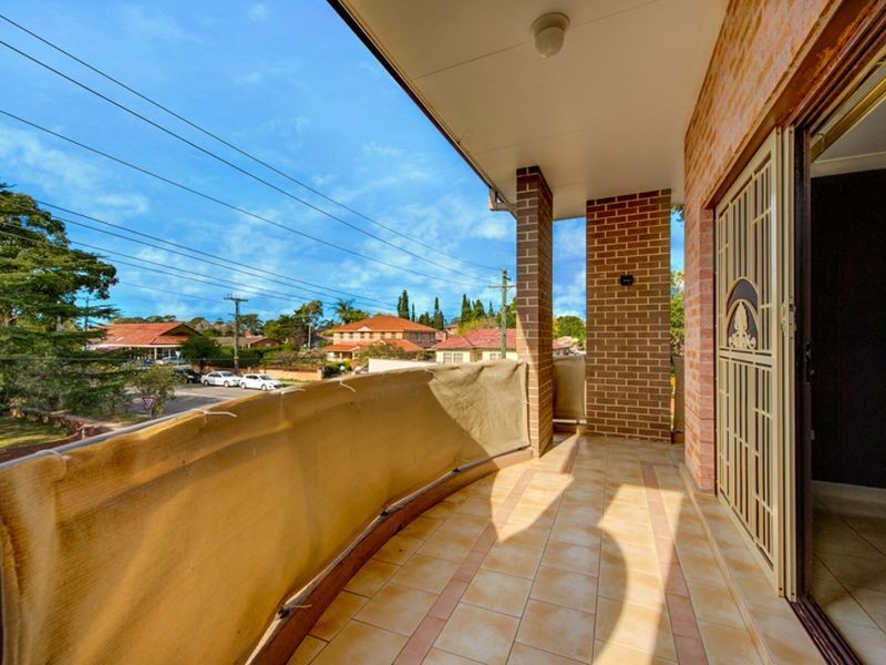 Unit 32/27-33 Addlestone Rd, Merrylands NSW 2160
