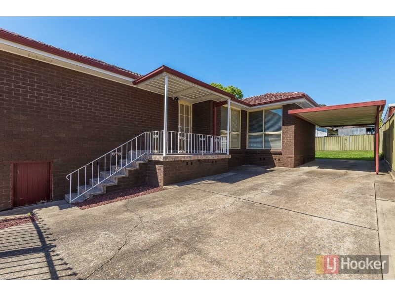13 Brazier St, Guildford NSW 2161