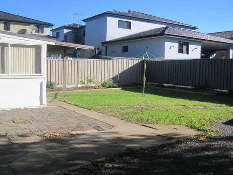 17A Chetwynd Rd, Merrylands NSW 2160