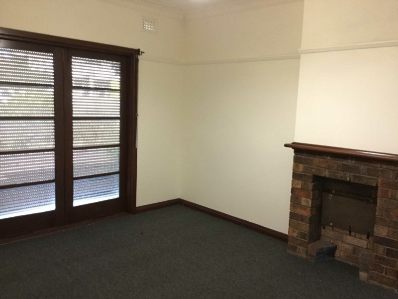 194 Woodville Road, Merrylands NSW 2160