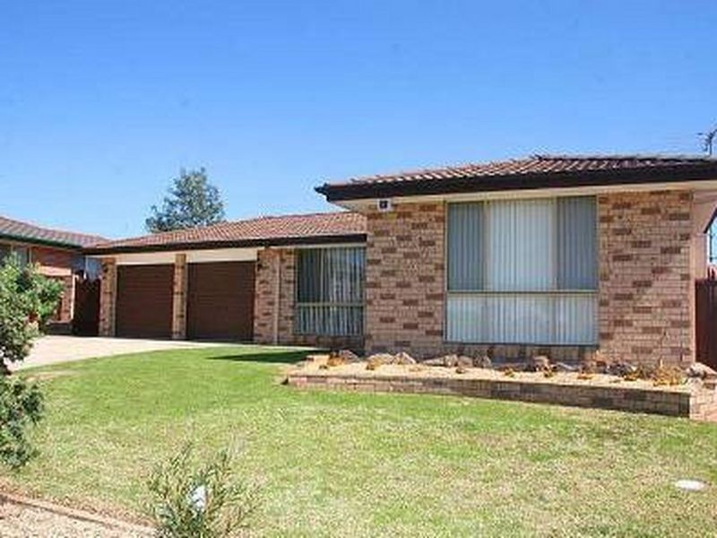 5 Chatres Street, St Clair NSW 2759