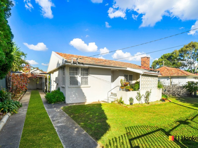 25 Warwick Rd, Merrylands NSW 2160