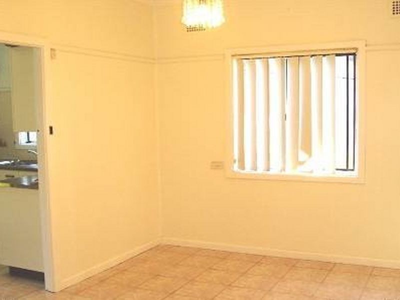 87 Military Rd, Guildford NSW 2161