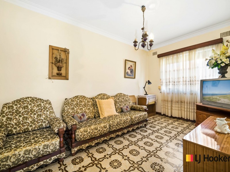 68-70 Burnett St, Merrylands NSW 2160