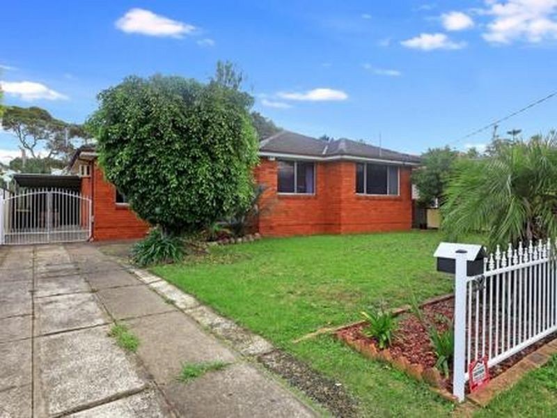 32 Shannon Ave, Merrylands NSW 2160