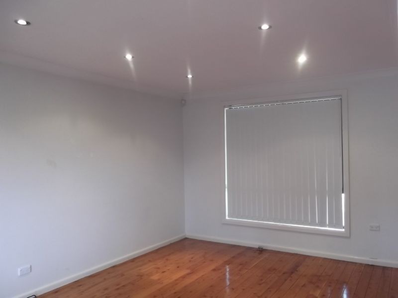 32 Shannon Ave, Merrylands NSW 2160