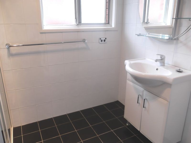 32 Shannon Ave, Merrylands NSW 2160