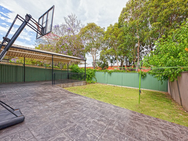 51 Dudley Road, Guildford NSW 2161