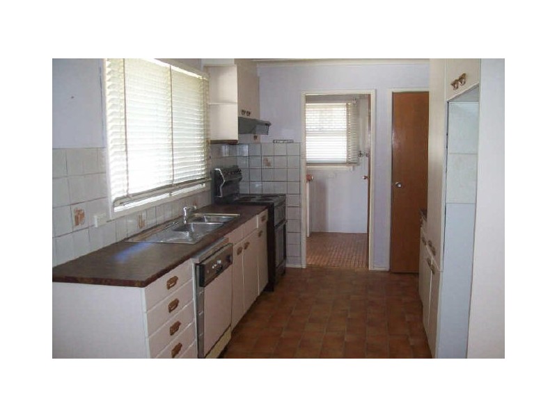 16 Oak Street, Greystanes NSW 2145