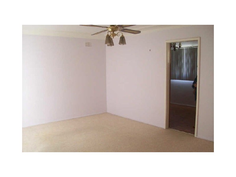 16 Oak Street, Greystanes NSW 2145