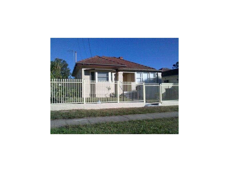 42 Alexandra Ave, Westmead NSW 2145