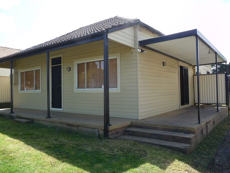 33 Hawksview Street, Merrylands NSW 2160