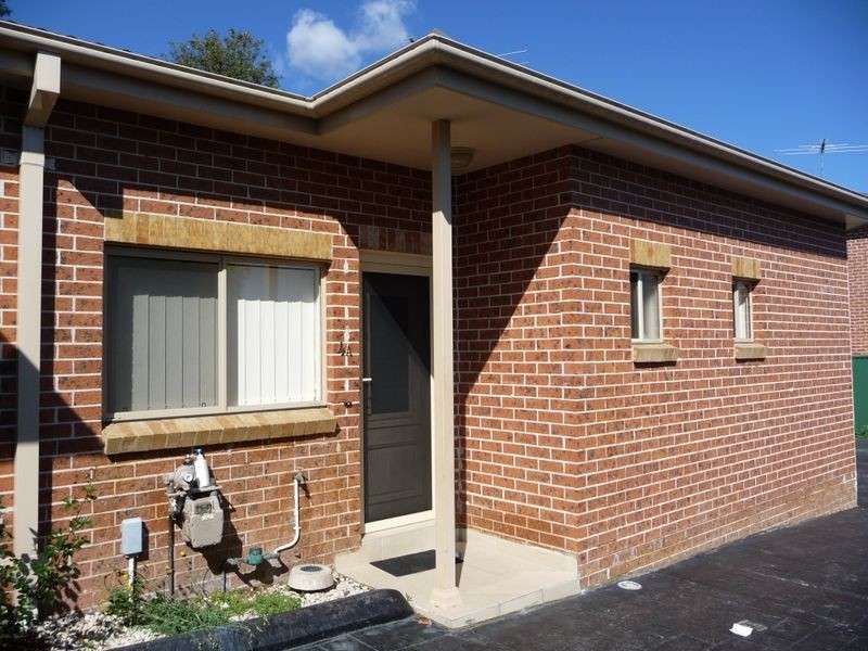 4A Holdsworth Street, Merrylands NSW 2160