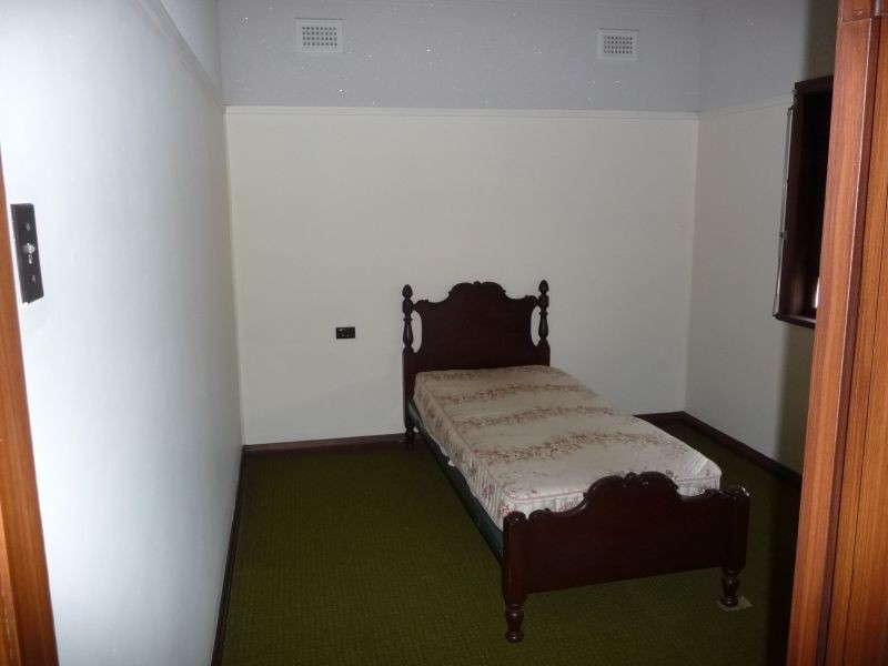 194 Woodville Road, Merrylands NSW 2160