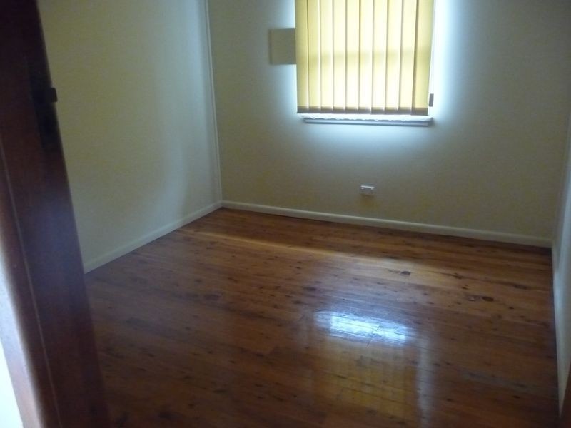 42 Victoria St, Merrylands NSW 2160