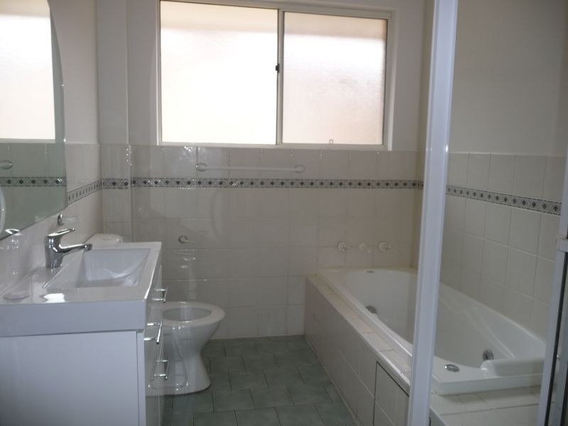 24/27-33 Addlestone Rd, Merrylands NSW 2160