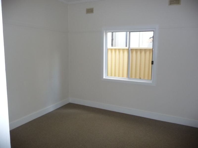 7 Henderson St, Merrylands NSW 2160