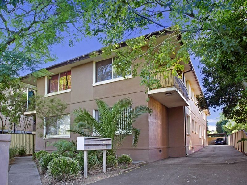 2/15 Todd St, Merrylands West NSW 2160