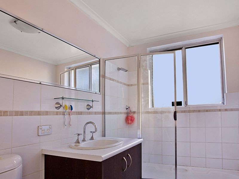 2/15 Todd St, Merrylands West NSW 2160