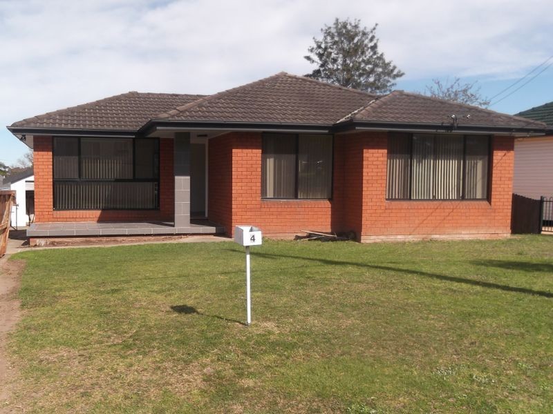 4 Robyn St, Woodpark NSW 2164