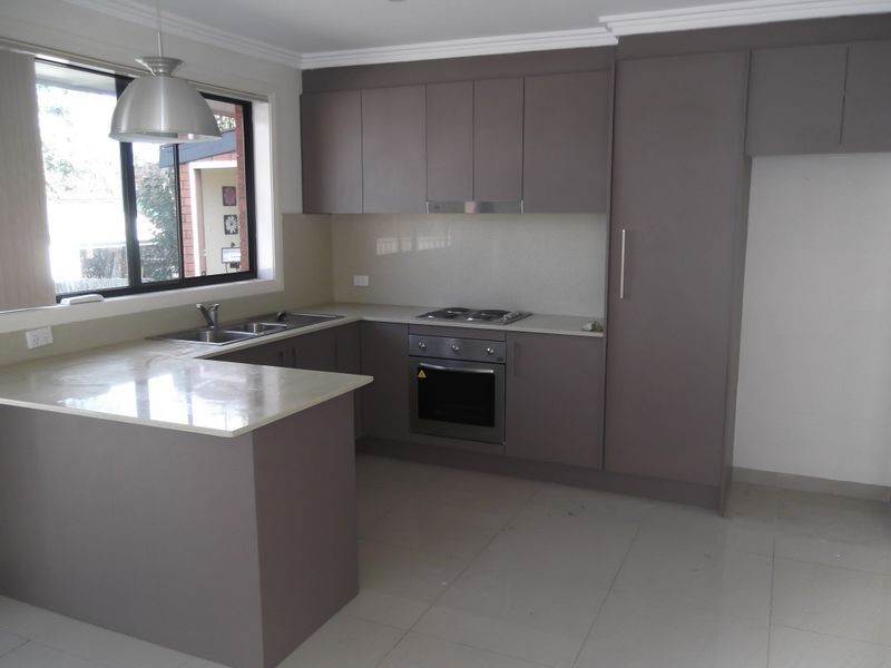 4 Robyn St, Woodpark NSW 2164