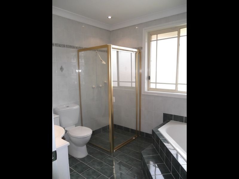 44 Lydbrook St, Westmead NSW 2145