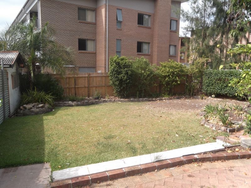 44 Lydbrook St, Westmead NSW 2145