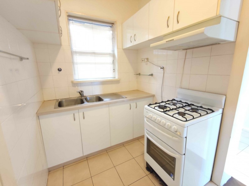 2/137 Woodville Rd, Merrylands NSW 2160