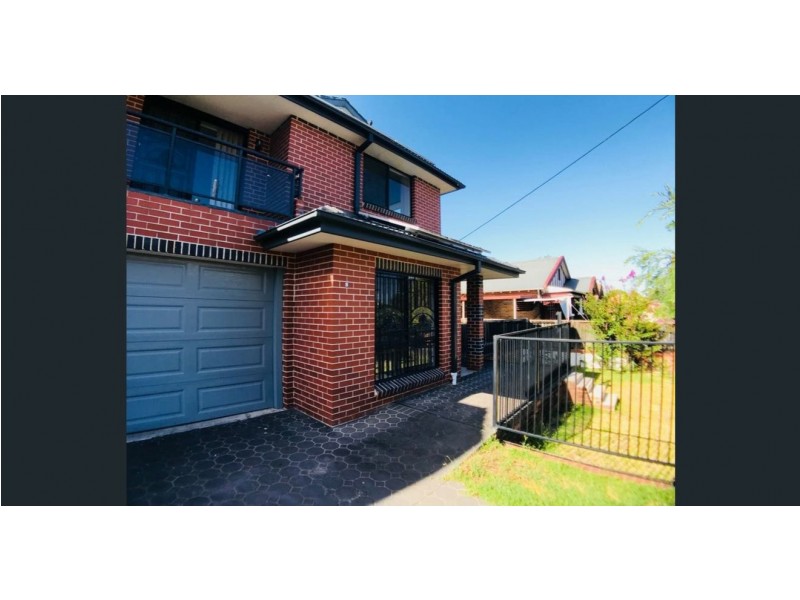 8 Amos Street, Westmead NSW 2145