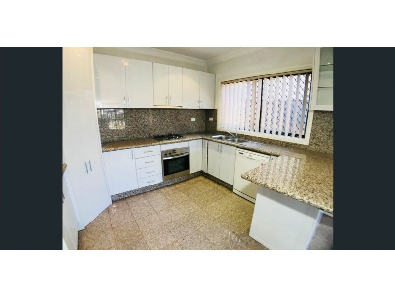 8 Amos Street, Westmead NSW 2145