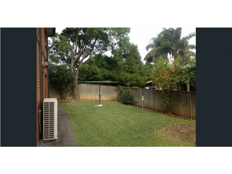 8 Amos Street, Westmead NSW 2145