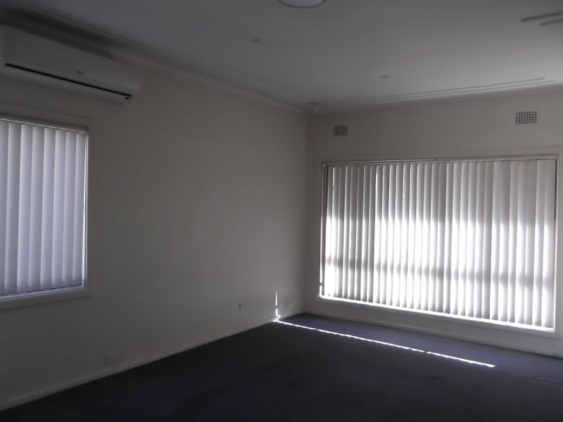 8 Serpentine Street, Merrylands NSW 2160