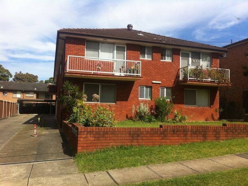 2/24 Birmingham Street, Merrylands NSW 2160