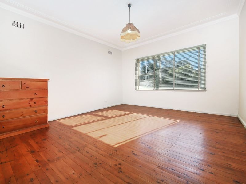 2 Kerrie St, Woodpark NSW 2164