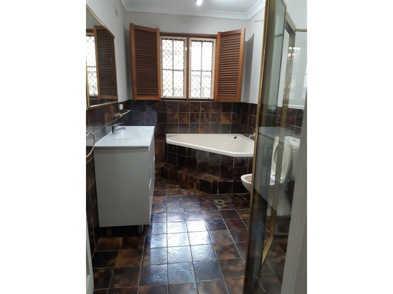 11 Milner Road, Guildford NSW 2161