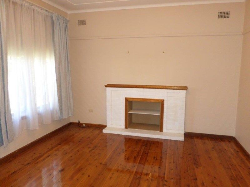 2 Brewer Crescent, South Wentworthville NSW 2145