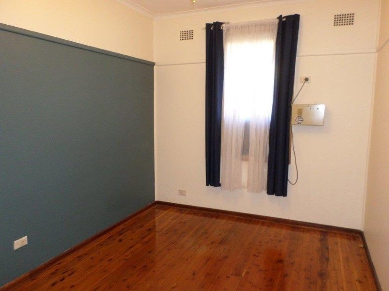 2 Brewer Crescent, South Wentworthville NSW 2145
