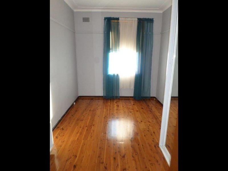 2 Brewer Crescent, South Wentworthville NSW 2145