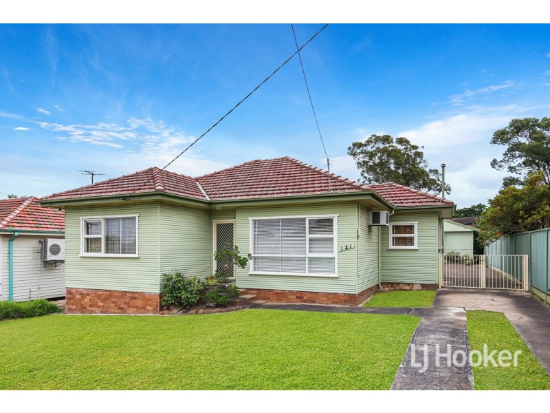 121 Hampden Road, South Wentworthville NSW 2145