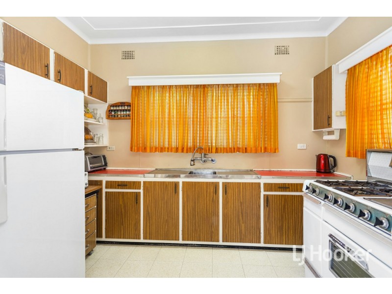 121 Hampden Road, South Wentworthville NSW 2145