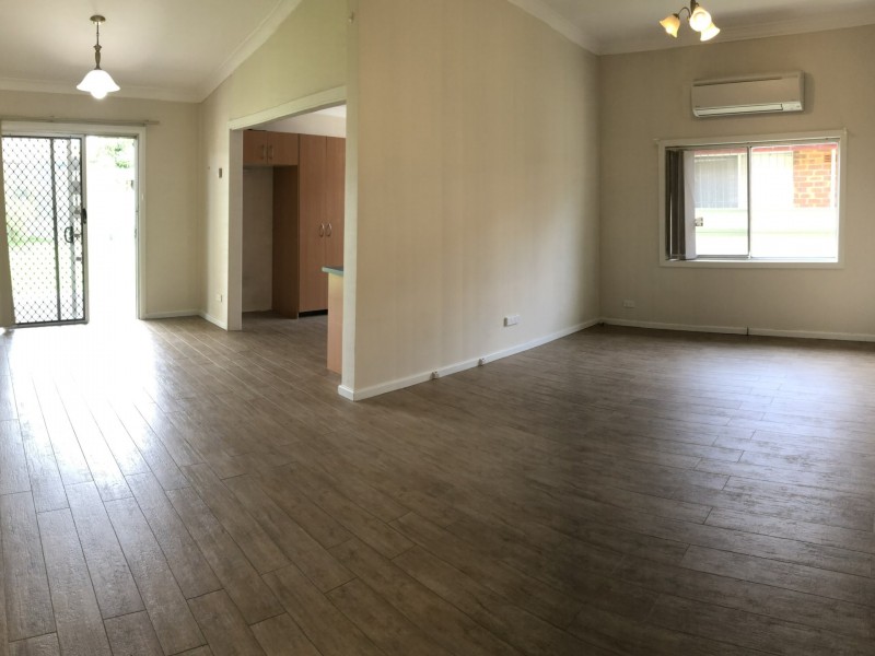 4 May street, Merrylands NSW 2160