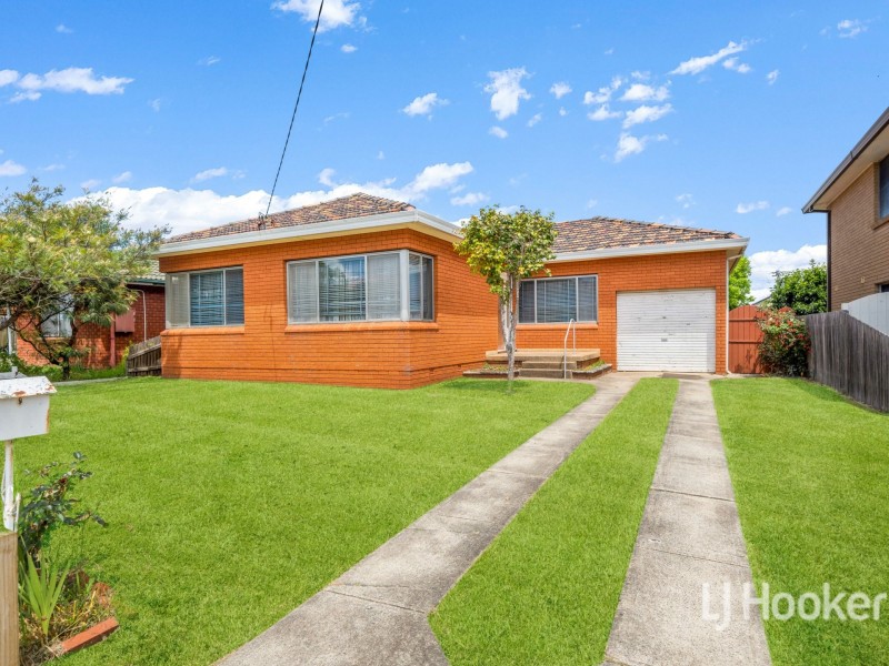 8 Ian Street, Greystanes NSW 2145